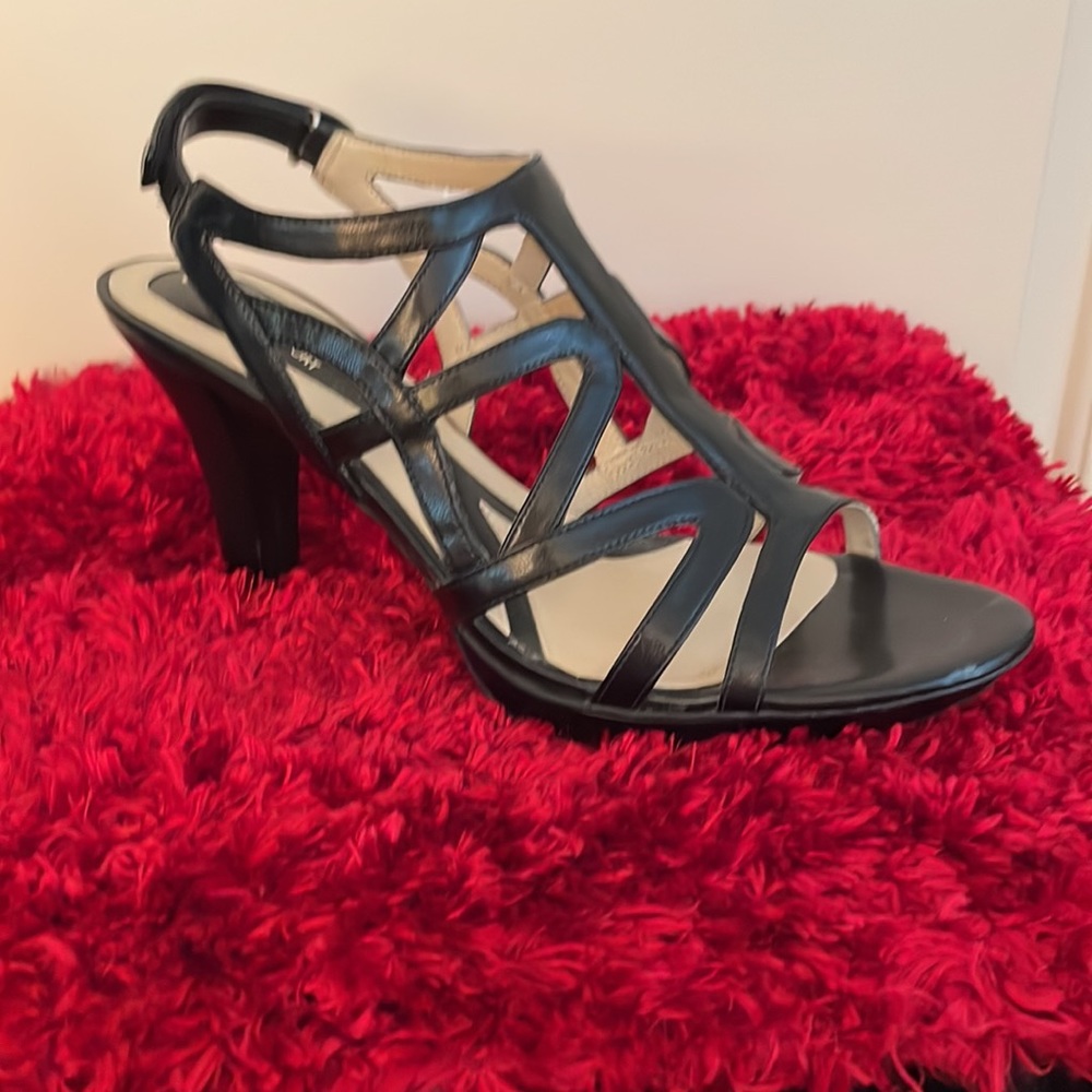 Naturalized. Black Leather Heel  Size 9.5 - Picture 2 of 6